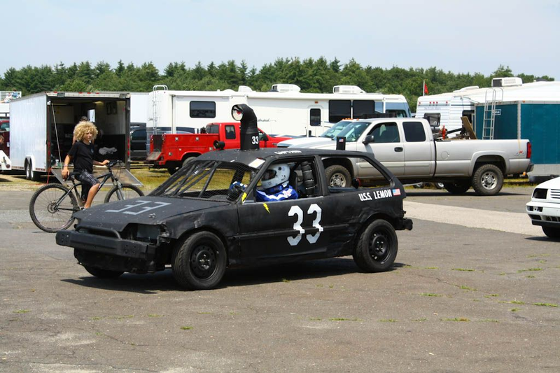 Illustration for article titled The 24 Hours Of LeMons New England 2009 Über Gallery, Part 2